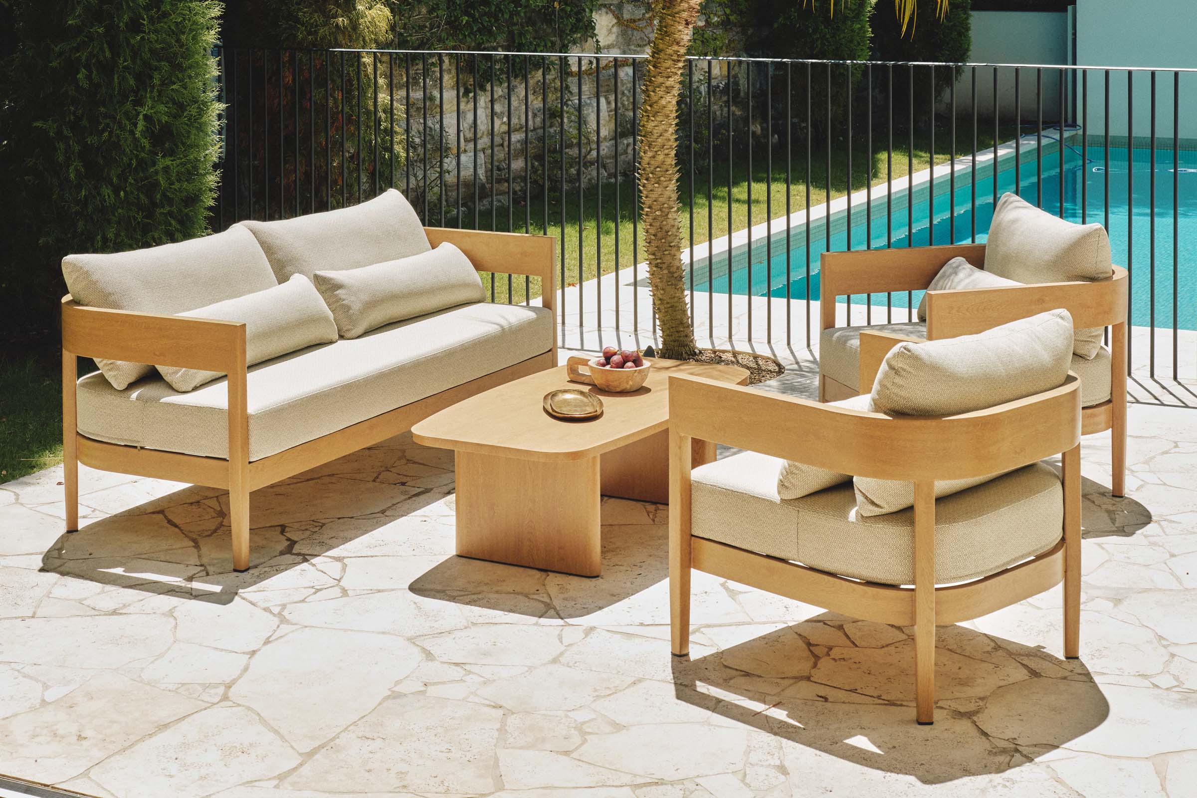 Outdoor Sofas & Couches