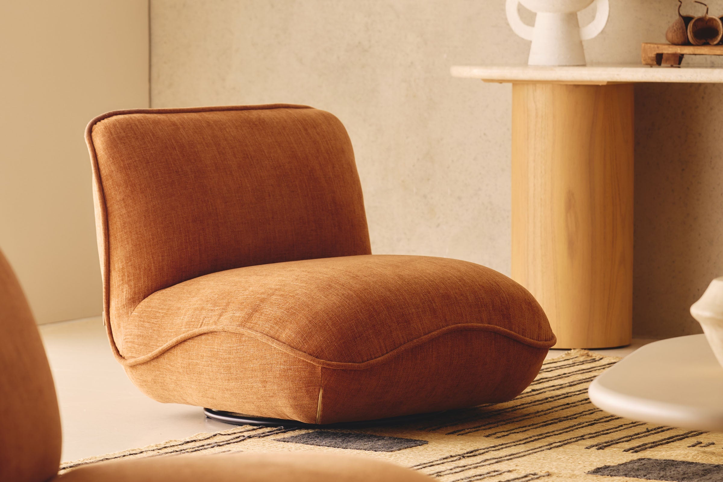 Swivel Armchairs & Lounge Chairs