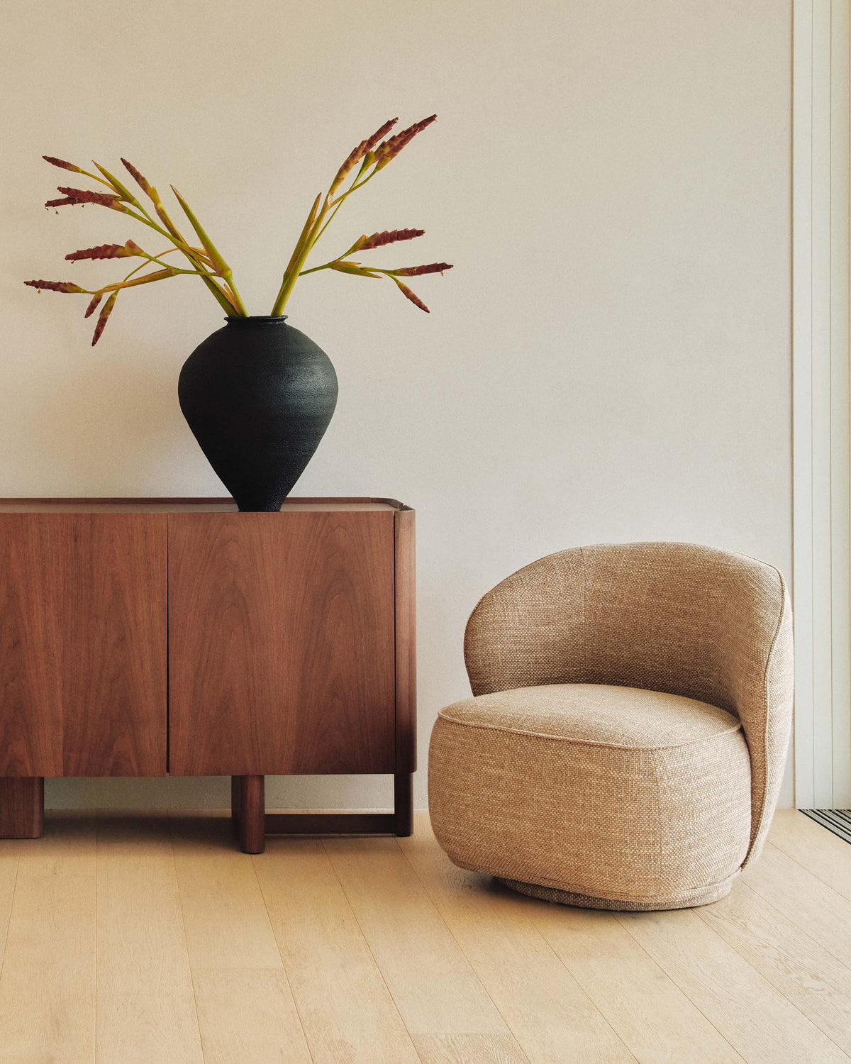Saskia Swivel Chair Woodsmoke