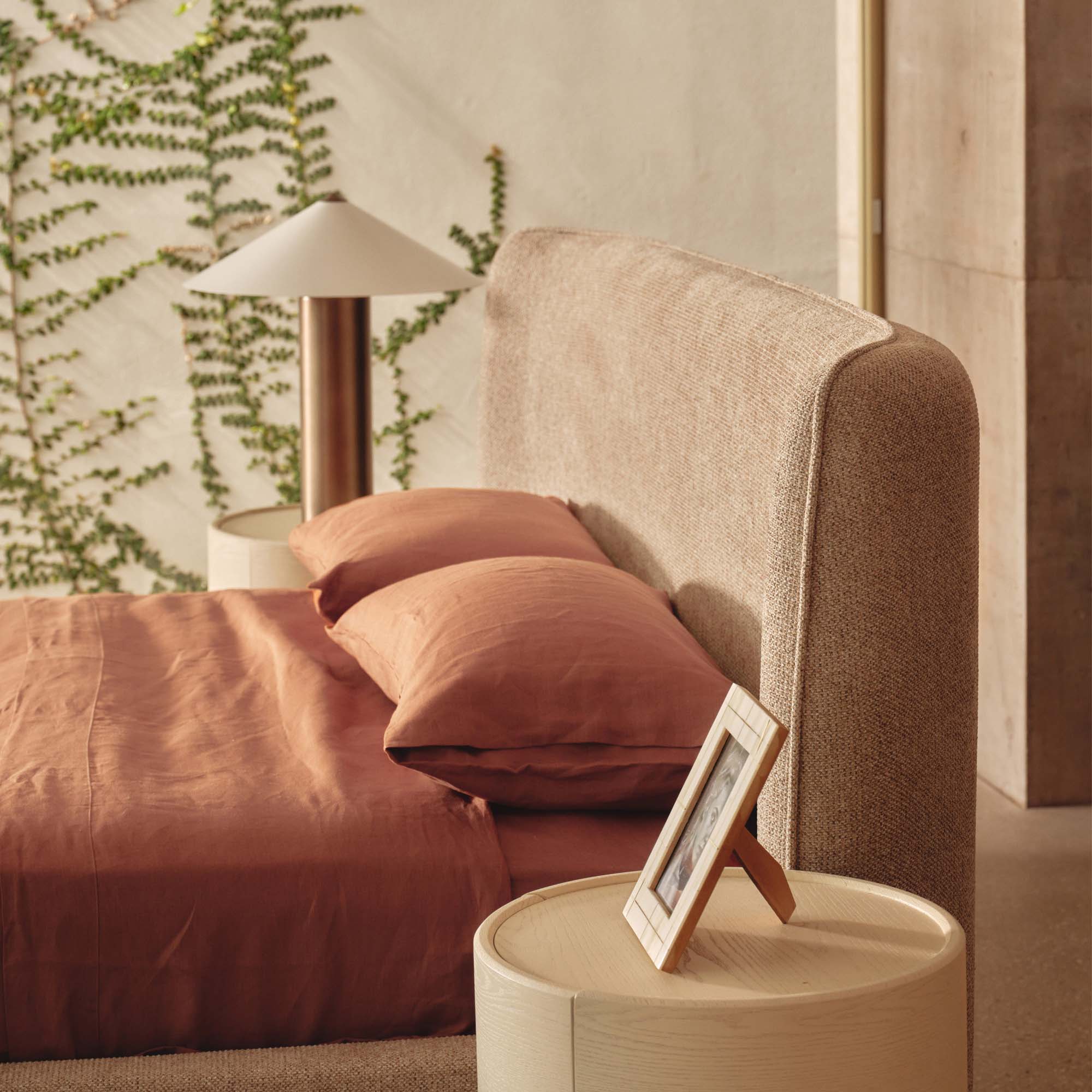 Dalia King Bed Mocha