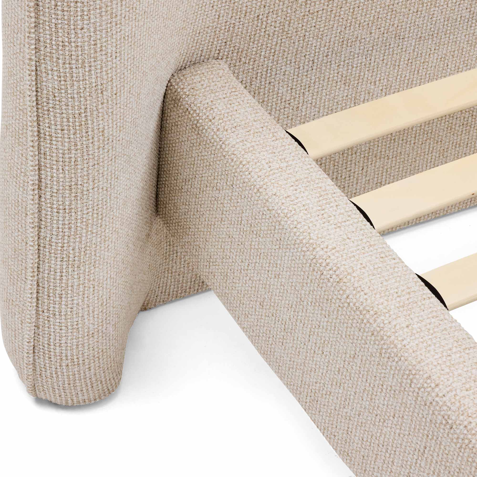 Dalia King Bed Chia