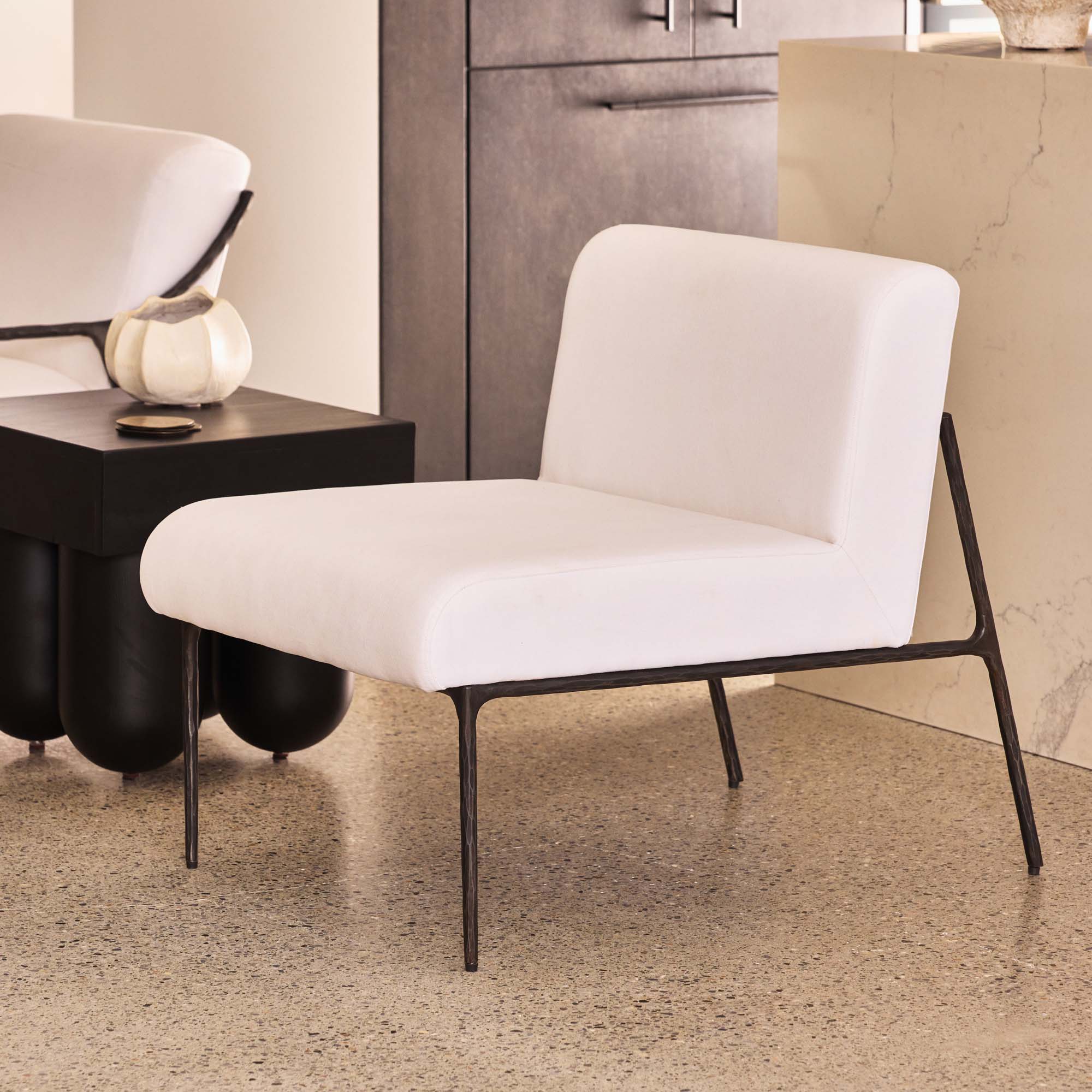 Mila Chair Powder White & Black