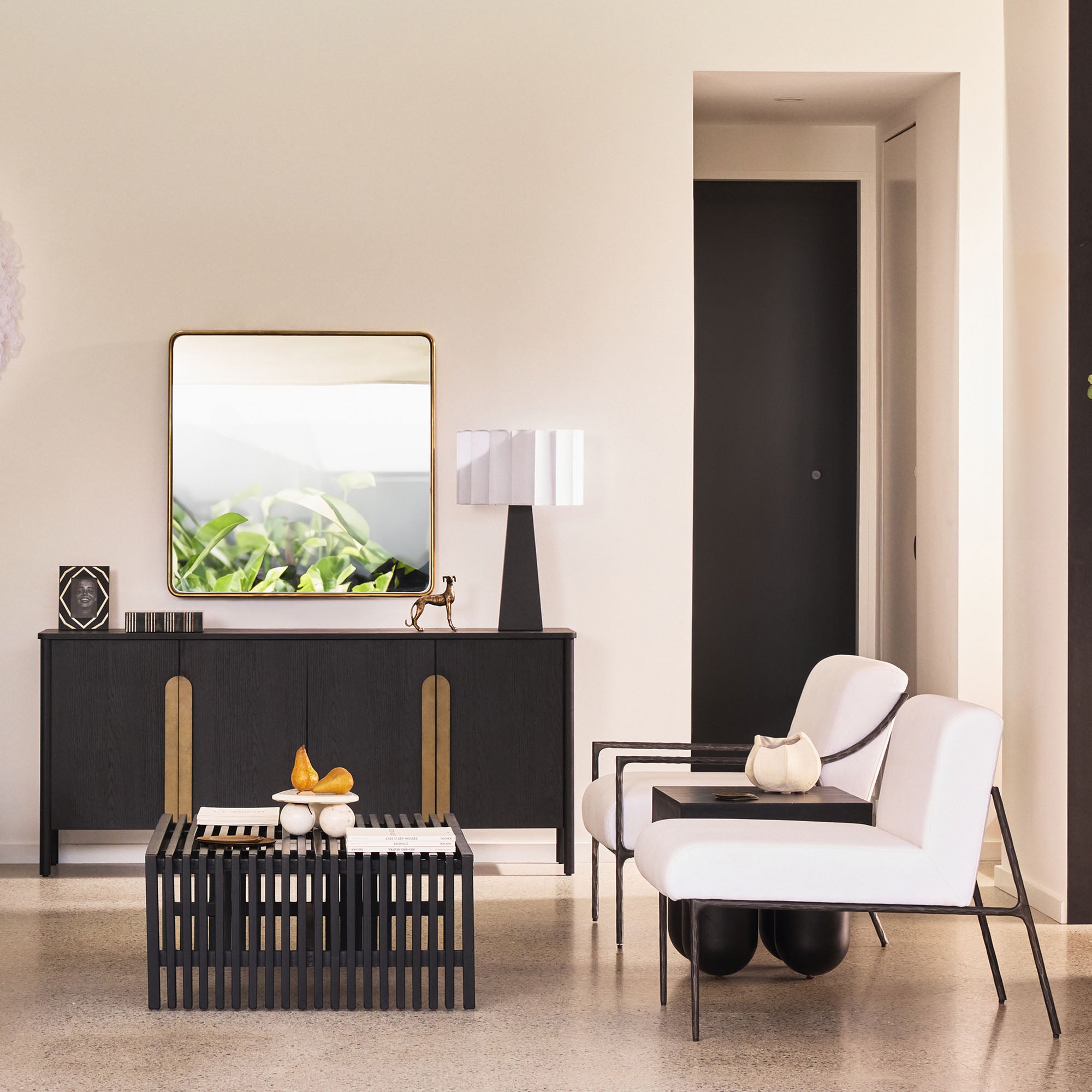 Mila Chair Powder White & Black