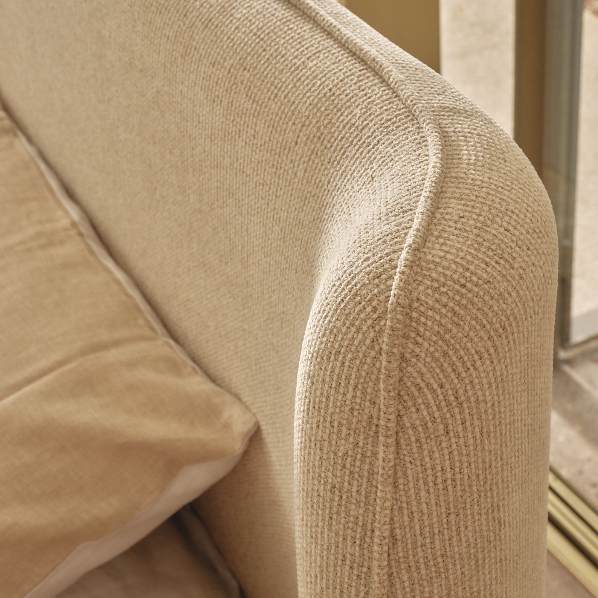 Dalia Queen Bed Chia
