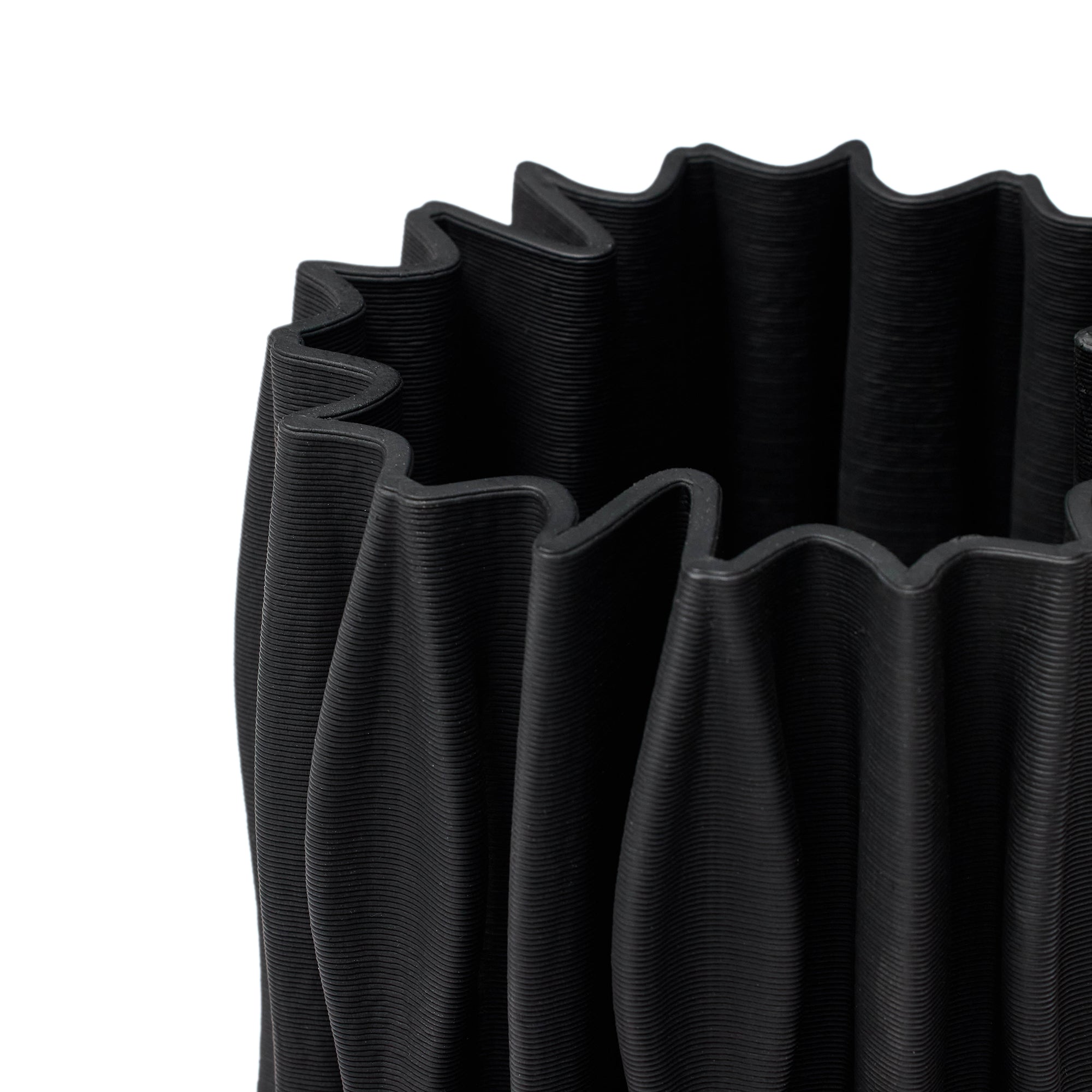 Toro Vase Black