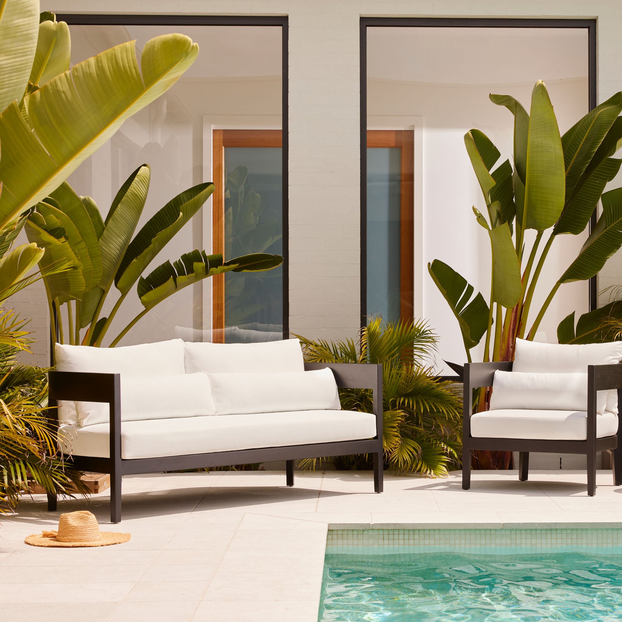 Avoca Outdoor Sofa Black & White