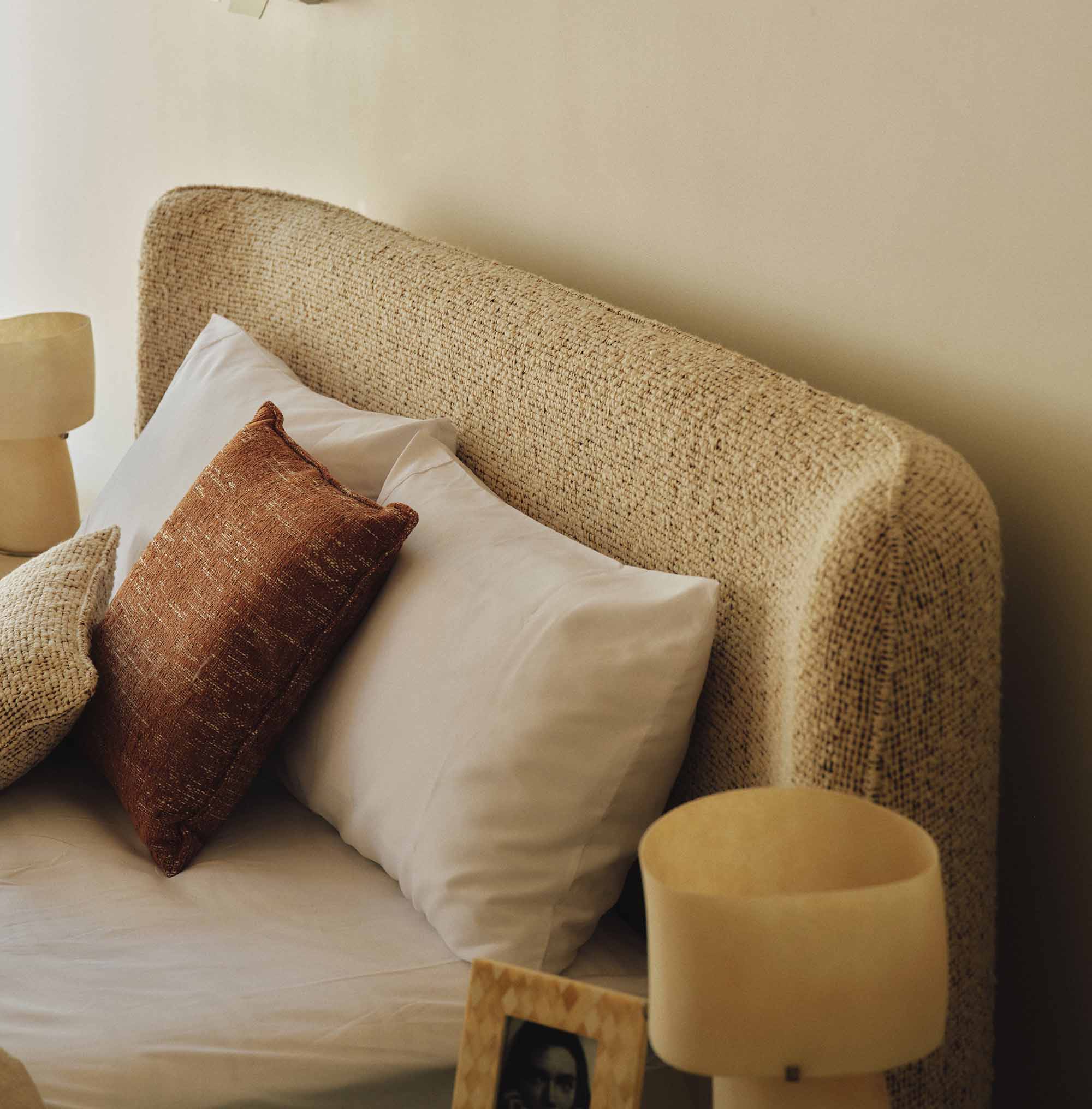 Dalia King Bed Birch