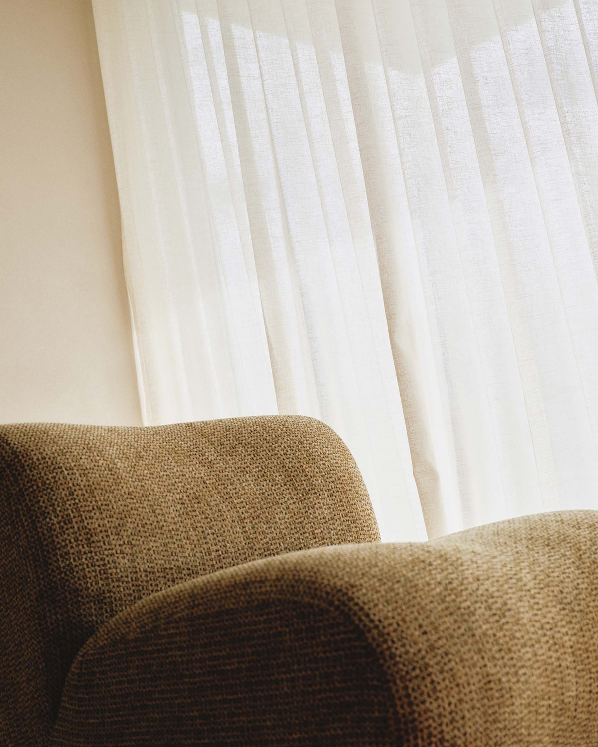 Casen Swivel Chair Olive Sand