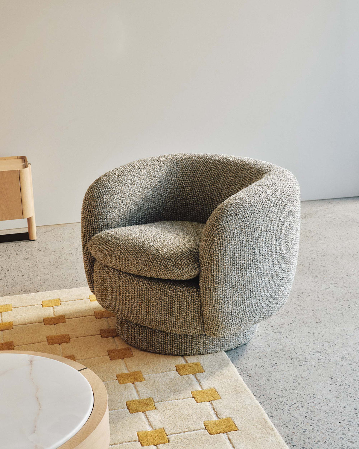 Georgia Swivel Chair Silver Pine