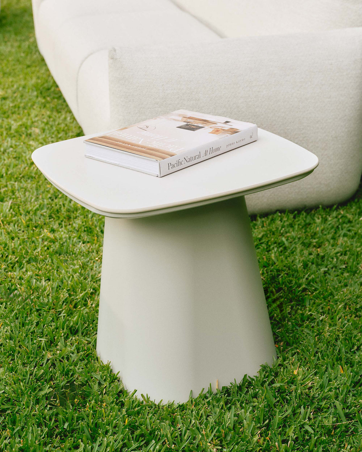 Saphir Outdoor Side Table Shadowstone