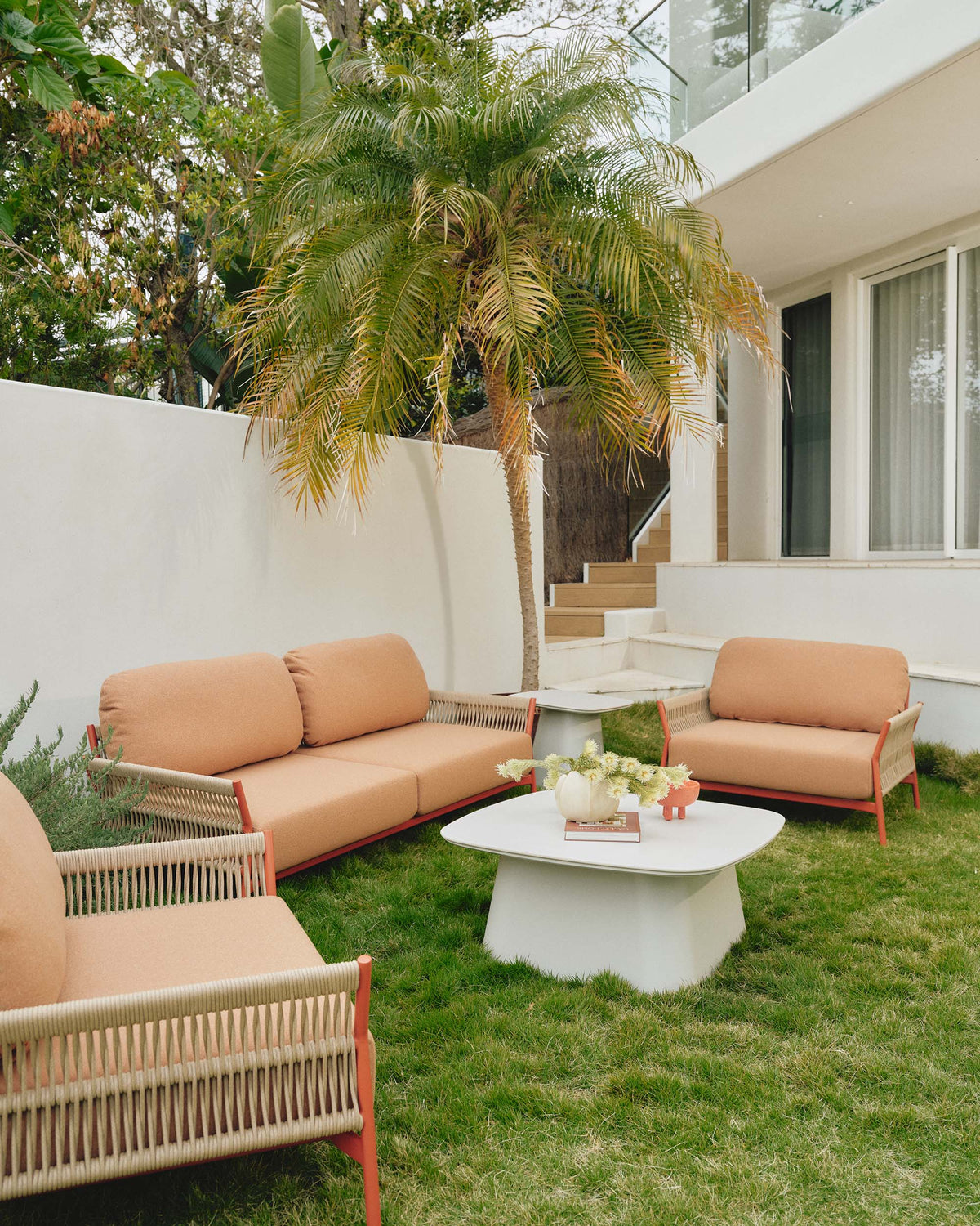 Saphir Outdoor Coffee Table Shadowstone