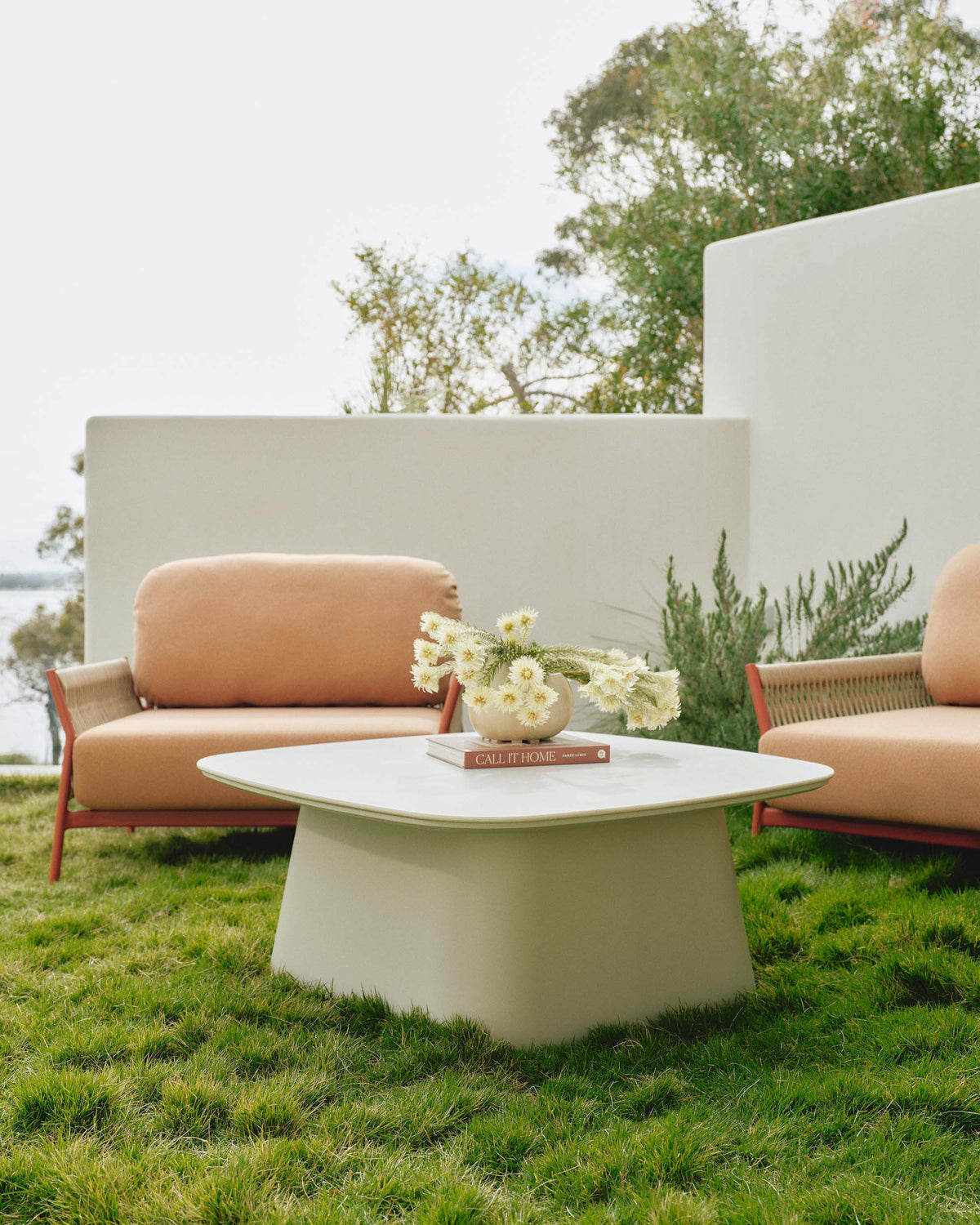 Saphir Outdoor Coffee Table Shadowstone