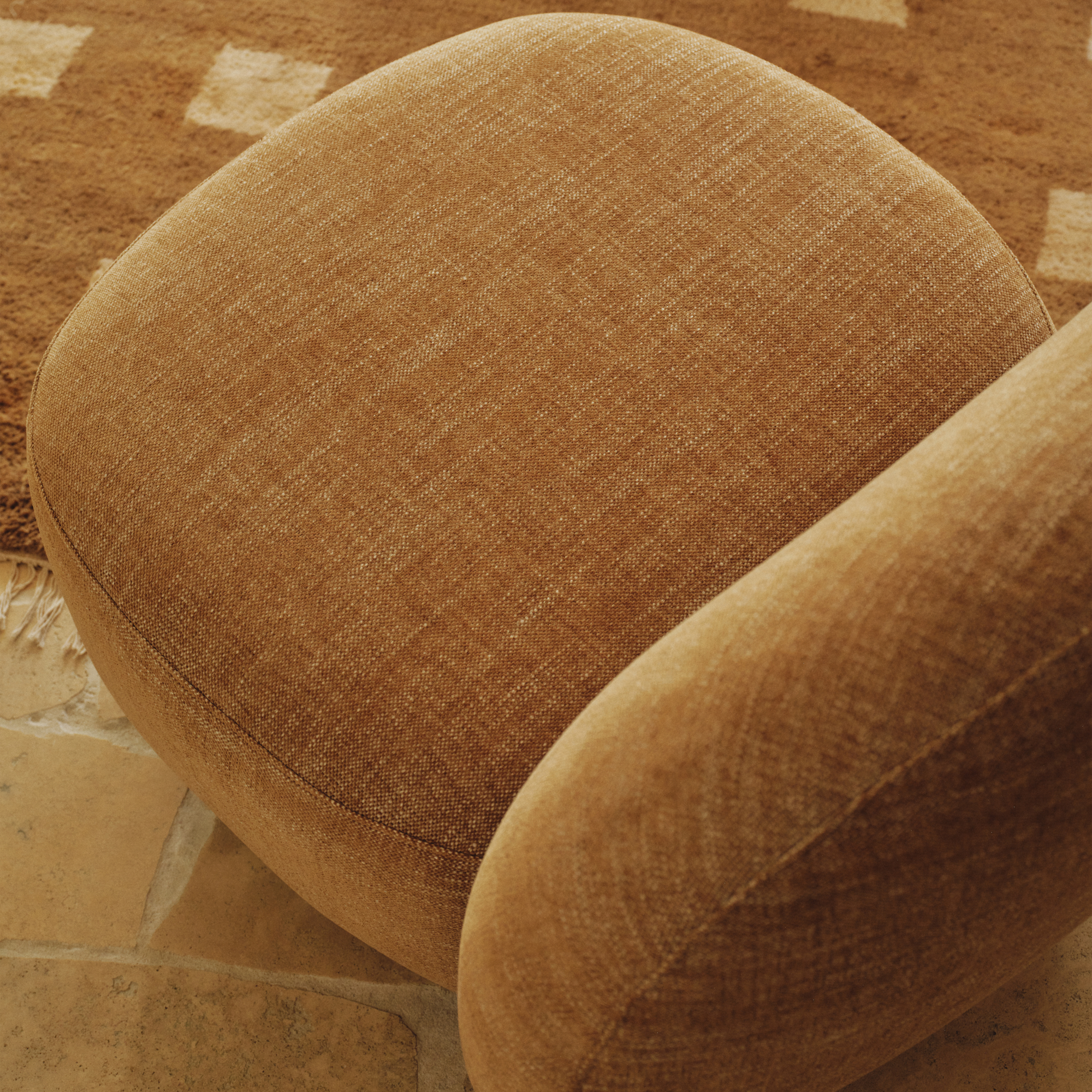 Liora Swivel Chair Oat