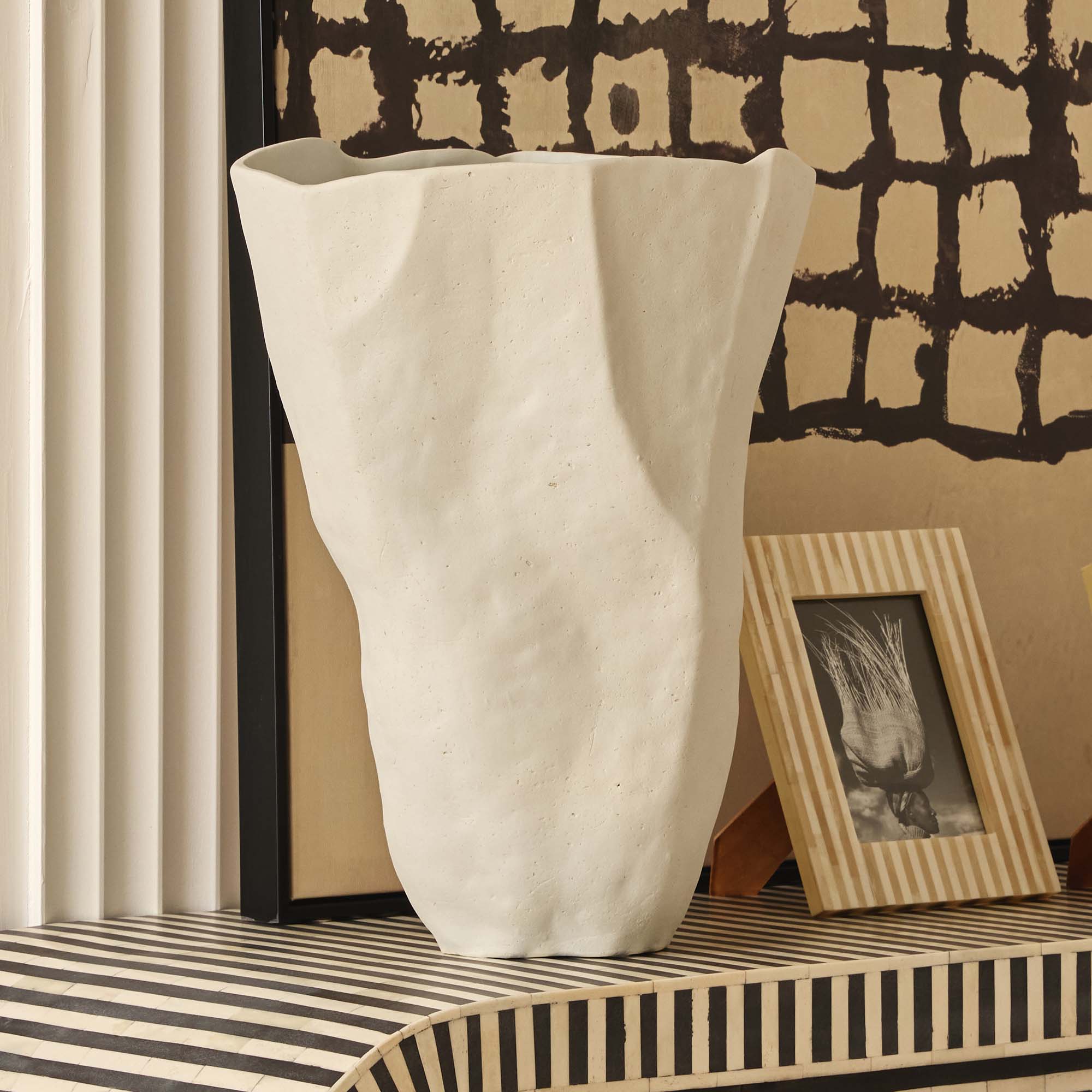 Emi Vase White