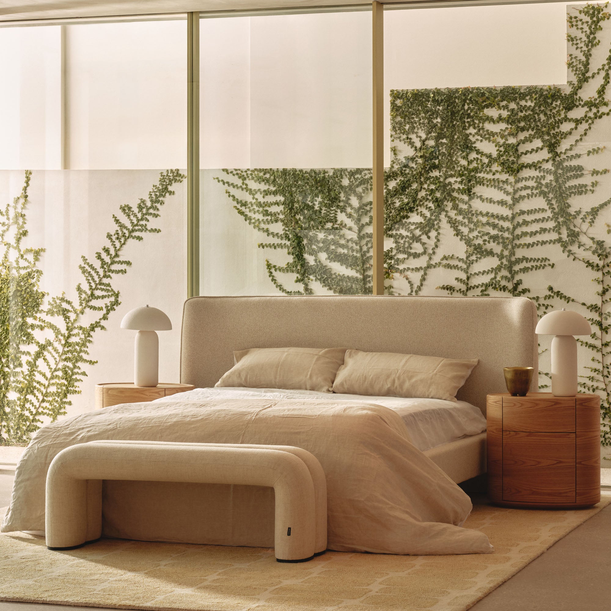 Dalia Queen Bed Chia