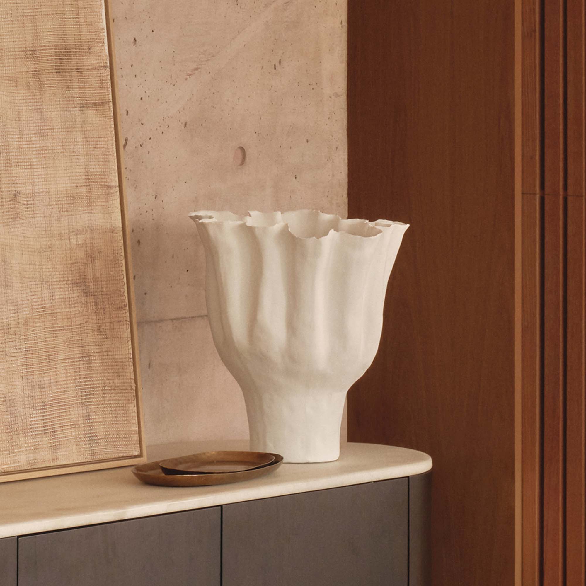 Ema Vase White