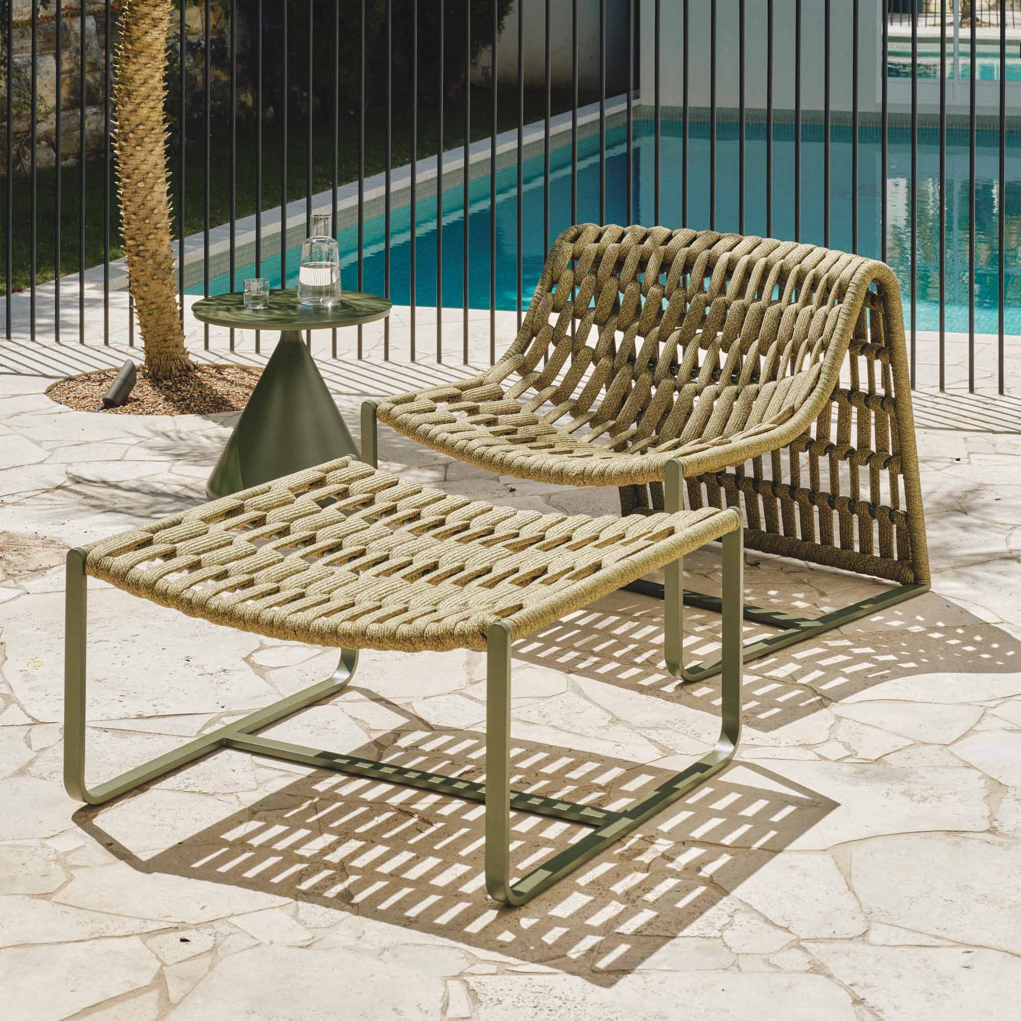 Paros Outdoor Chair & Ottoman Alpine