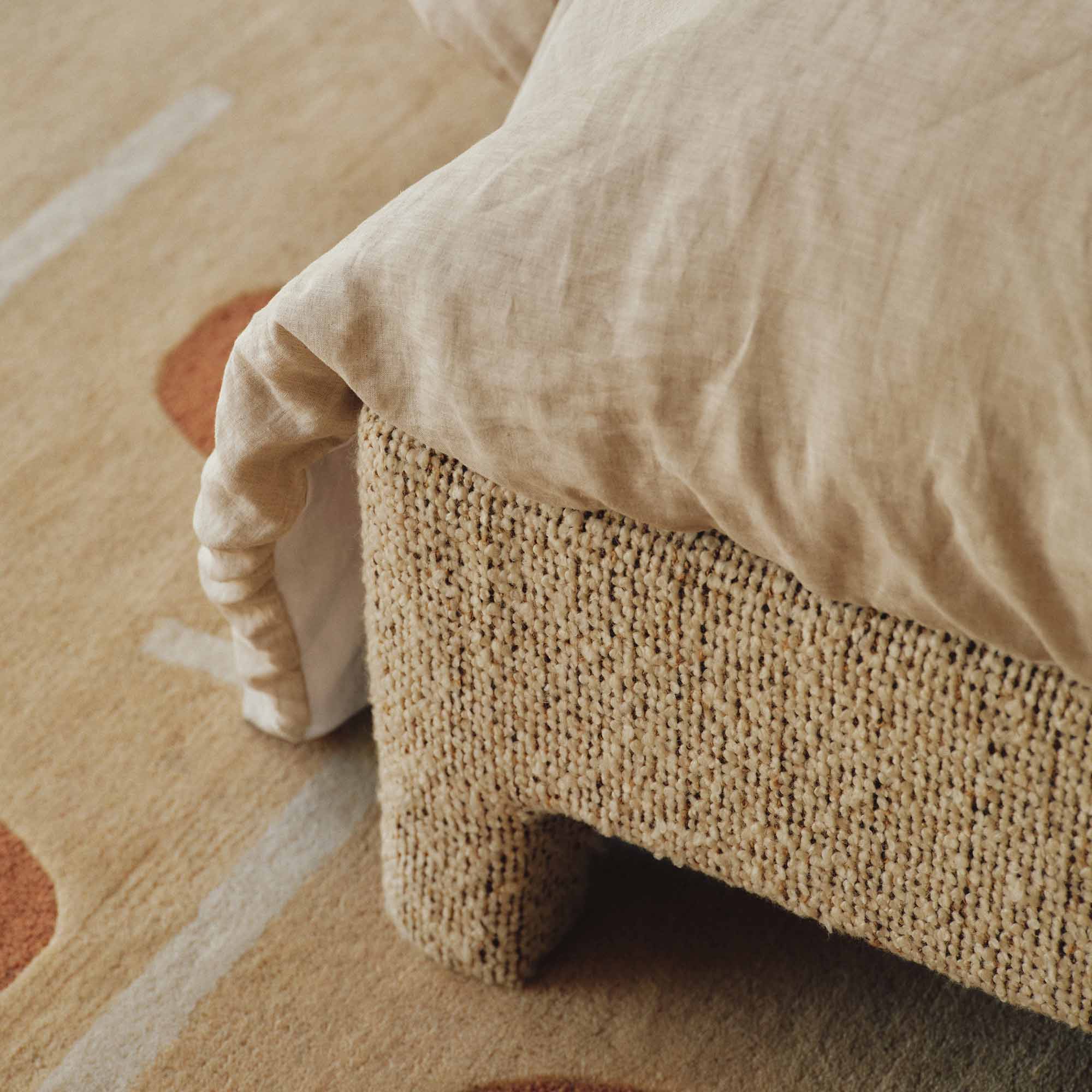 Dalia King Bed Birch